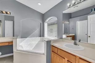 8411 Port Lancashire Dr, Orlando, FL 32829 - Photo 20