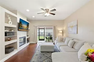 13567 Mirror Lake Dr, Orlando, FL 32828 - Photo 2