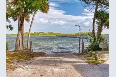 566 Sioux Boulevard, Oak Hill, FL 32759 - Photo 6