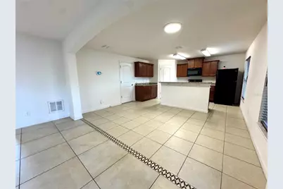 5673 Elsinore Way, Lakeland, FL 33805 - Photo 10