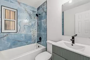 10395 San Martin Blvd NE, Saint Petersburg, FL 33702 - Photo 20