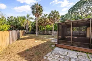 10395 San Martin Blvd NE, Saint Petersburg, FL 33702 - Photo 30