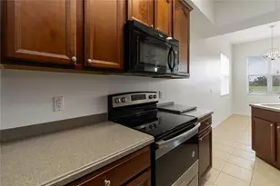 9435 Myrtle Creek Ln, Orlando, FL 32832 - Photo 10