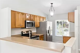 142 Sabal Palm Ct, Sanford, FL 32773 - Photo 8