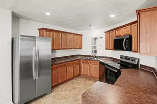 2405 SW Hassonite St, Kissimmee, FL 34744 - Photo 6