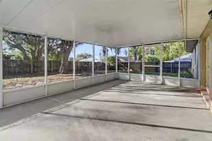 1004 Lantana Dr, Eustis, FL 32726 - Photo 8