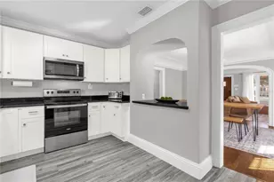 728 Palm Dr, Orlando, FL 32803 - Photo 10