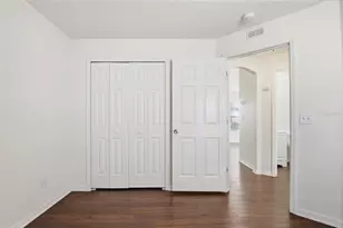 7512 Oxford Garden Cir, Apollo Beach, FL 33572 - Photo 10