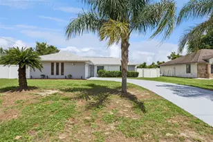 942 Windbrook Dr, Deltona, FL 32725 - Photo 2