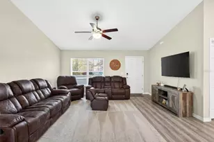 10142 SW 137 Ct, Dunnellon, FL 34432 - Photo 2
