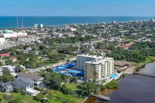 145 N Halifax Ave, Daytona Beach, FL 32118 - Photo 4