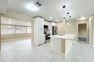 4052 Castlegate Dr, Orlando, FL 32839 - Photo 14