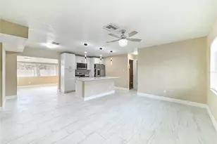 4052 Castlegate Dr, Orlando, FL 32839 - Photo 4