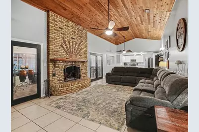 112 W Greentree Lane, Lake Mary, FL 32746 - Photo 2