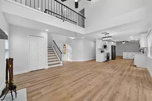 10401 Hunters Trail Ct, Orlando, FL 32817 - Photo 4