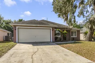 226 Paradise Woods Ct, Davenport, FL 33896 - Photo 2