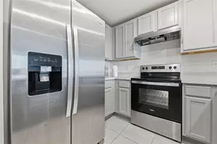 4102 Malawi Trl, Saint Cloud, FL 34772 - Photo 4