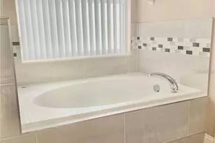 124 Lancaster Dr, Davenport, FL 33897 - Photo 14