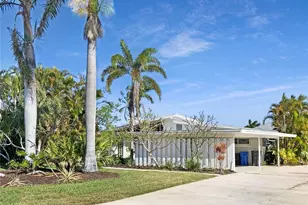 513 Flamingo Dr, Apollo Beach, FL 33572 - Photo 1