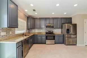 1005 Suffragette Cir, Haines City, FL 33844 - Photo 8