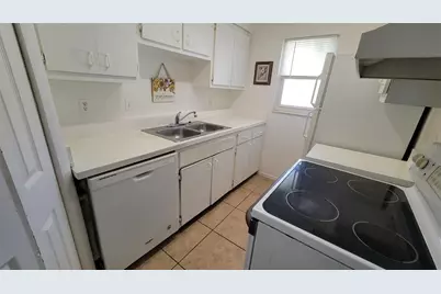 826 Sky Lake Circle #D, Orlando, FL 32809 - Photo 10