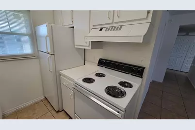 826 Sky Lake Circle #D, Orlando, FL 32809 - Photo 12