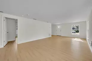 1303 Stowe Ave, Mount Dora, FL 32757 - Photo 4