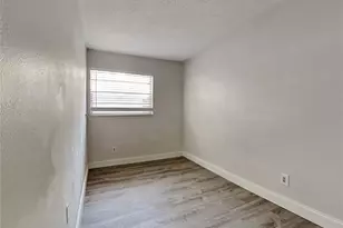 15117 Avalon Ave, Clearwater, FL 33760 - Photo 6