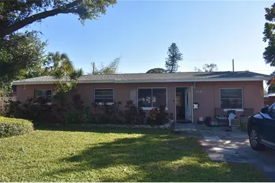 348 Lewis Boulevard SE, Saint Petersburg, FL 33705 - Photo 1