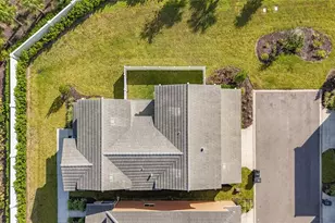 5414 Latches Ln, Lakewood Ranch, FL 34211 - Photo 2