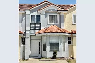 1207 S Beach Circle, Kissimmee, FL 34746 - Photo 1