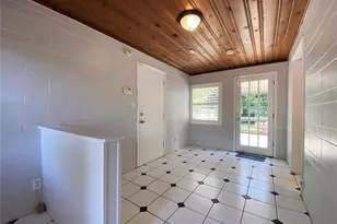 256 E Crystal Lake St, Orlando, FL 32806 - Photo 4