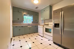 256 E Crystal Lake St, Orlando, FL 32806 - Photo 12