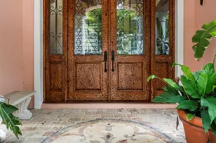 543 Isleworth Close, Tarpon Springs, FL 34688 - Photo 2