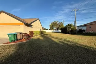 5 SE 20th Pl, Cape Coral, FL 33990 - Photo 4