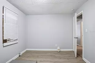 1905 E Annona Ave, Tampa, FL 33612 - Photo 10