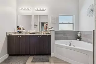 377 Villa Sorrento Cir, Haines City, FL 33844 - Photo 20