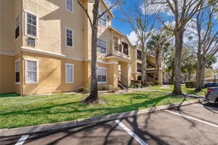 2612 Robert Trent Jones Dr, Orlando, FL 32835 - Photo 2