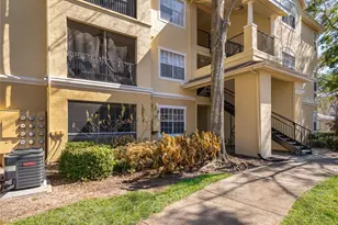 2612 Robert Trent Jones Dr, Orlando, FL 32835 - Photo 4