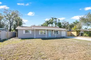 214 45th Ave NE, Saint Petersburg, FL 33703 - Photo 2