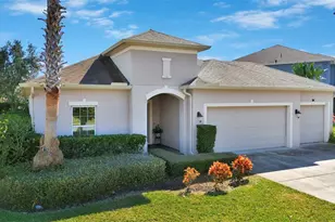 1102 Whitewater Bay Dr, Groveland, FL 34736 - Photo 2