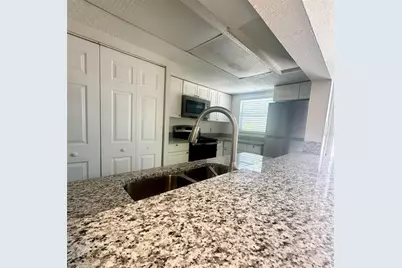 5266 Tennis Court Circle, Tampa, FL 33617 - Photo 16