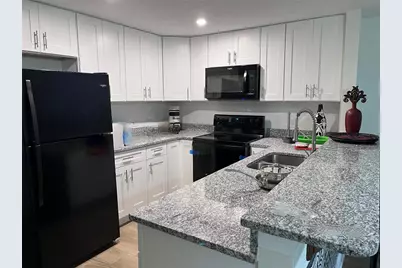 1147 E McDonald Avenue #201, Eustis, FL 32726 - Photo 4