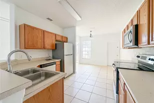 402 Sunset View Dr, Davenport, FL 33837 - Photo 2