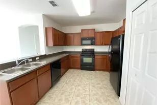 3510 Yacht Club Ct, Kissimmee, FL 34746 - Photo 4