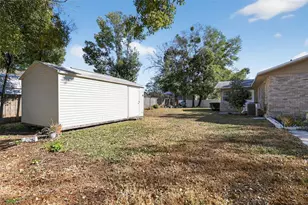 2011 NE 10th St, Ocala, FL 34470 - Photo 6