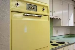 3302 S Crystal Lake Dr, Orlando, FL 32806 - Photo 26