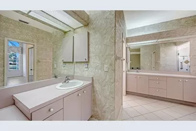 3822 Alamanda Drive, Sarasota, FL 34238 - Photo 18