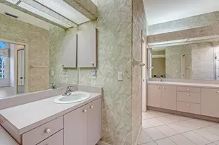 3822 Alamanda Dr, Sarasota, FL 34238 - Photo 18