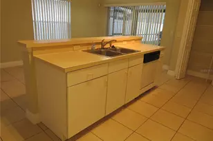 325 Sonja Cir, Davenport, FL 33897 - Photo 10